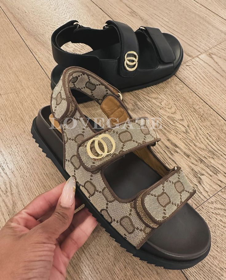 Slippers guccii Sandals Summer luxury Platform Brown Classic Slippers canvas Multi colored metal buckle Fashionable embroidered womens flat sandals