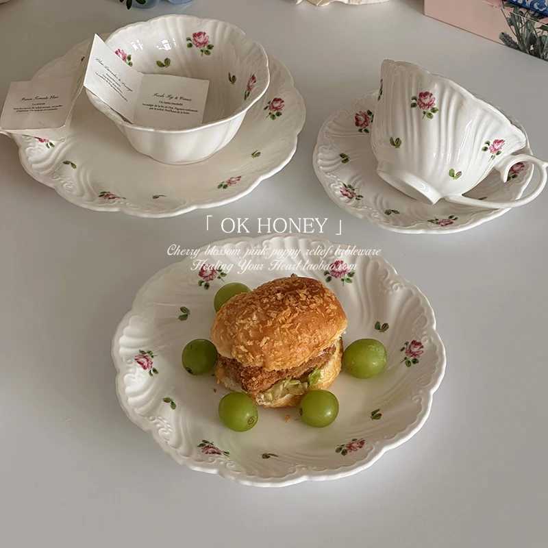 Luxury French Retro Floral Plate Ins Style Ceramic Tablewares High Aesthetic Flower Dining Plates Household Dessert Dishes Y251129