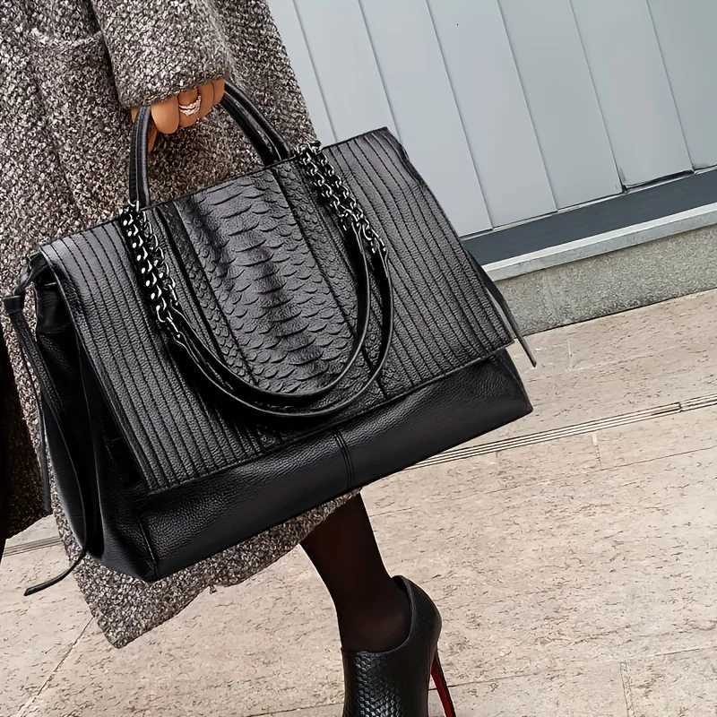 Large-capacity Western womens bags light-luxury shoulder bags work and business bags and travel bags K251128
