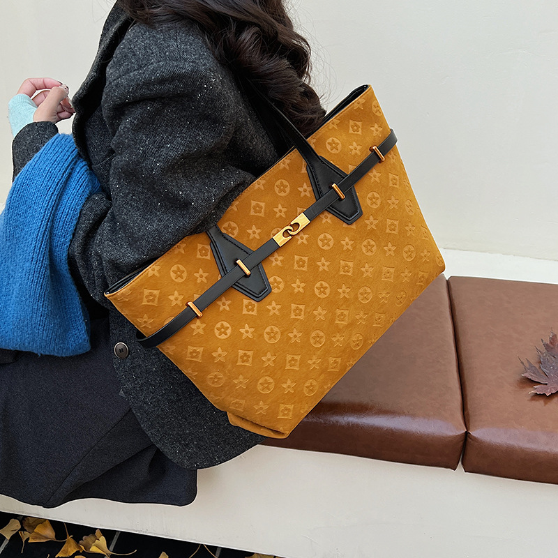 New Design Retro large-capacity commuter bag for women 2025 Autumn New Fashion Casual Tote bag Trendy versatile shoulder bag free shipping - view 3