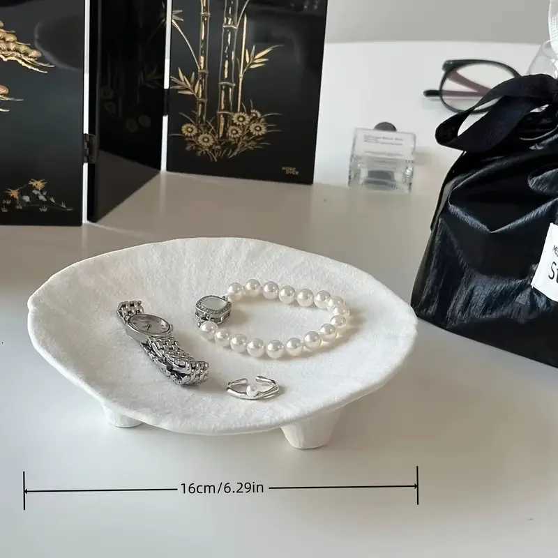 Creative Ceramic Jewelry Tray with Unique Three Legged Artistic Design Multifunctional Oval Desktop Accessory Tray Y251129