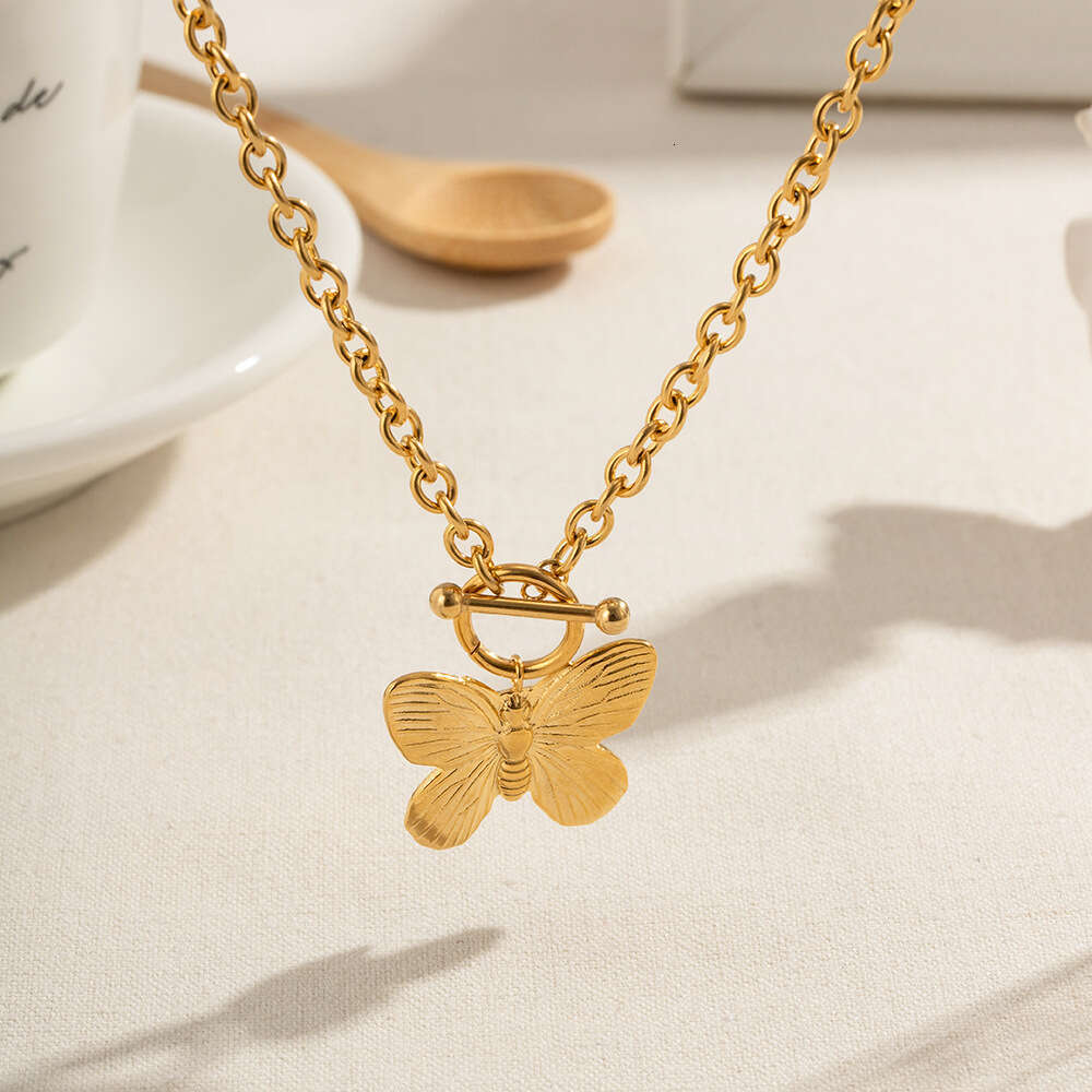 Fashionable Advanced Gold Plated Pendant Jewelry, Light , Small and Popular Butterfly Necklace New Product