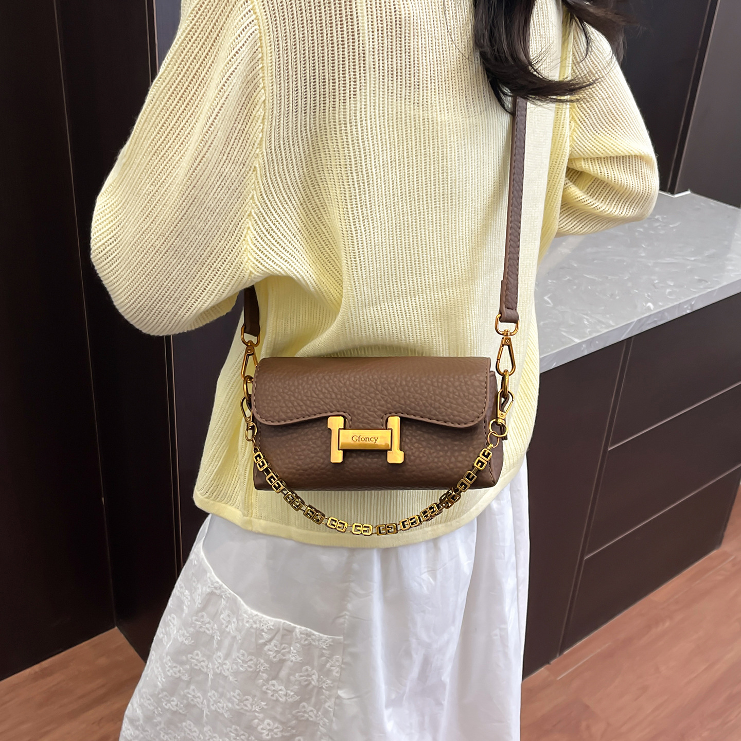 High-quality shoulder luxurious flap crossbody handbag stylish retro baguette premium women luxury chain square casual underarm bag Daily commuting le