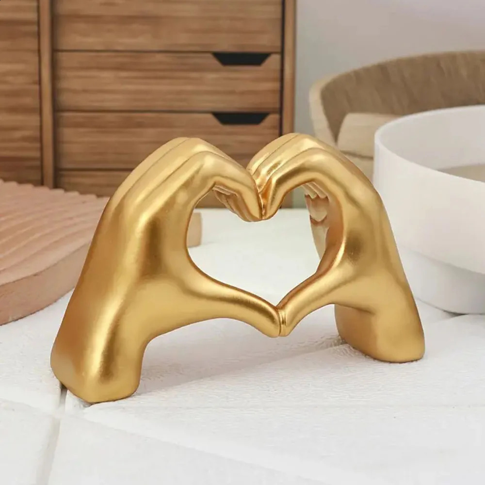 Resin Love Gesture Statues Sculptures Desktop Ornament Sculptures Figurines Nordic Light Art Crafts Office Home Decor 250422