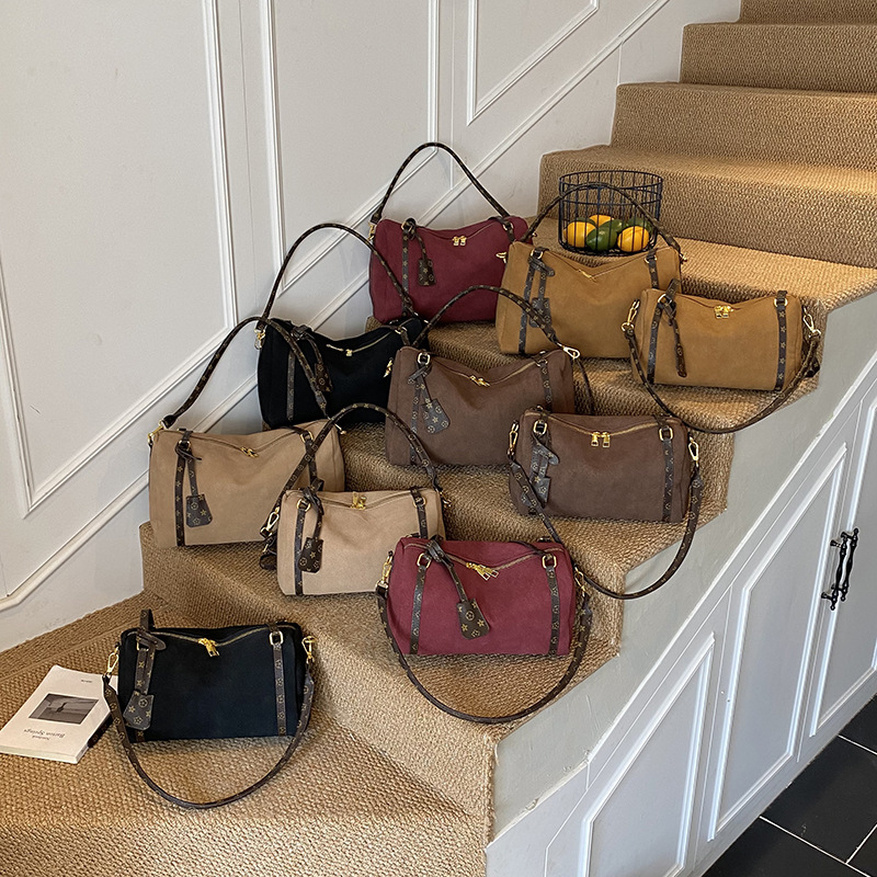 Designer New Women Suede Fashion Large Capacity Tote Bag Elegant Print Commuting Versatile Shoulder Bag Size Options Free Shipping