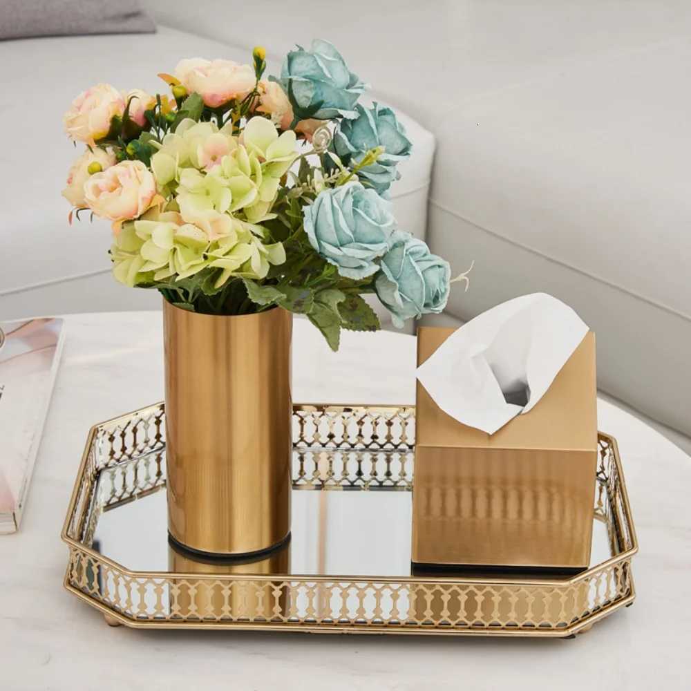 European-style Metal Mirror Rectangular Tray Household Living Room Kitchen with Handle Fruit Tray Tea Tray Ornaments Y251129