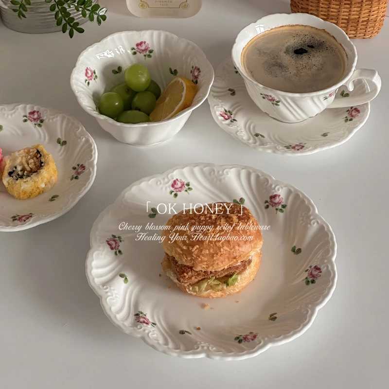 Luxury French Retro Floral Plate Ins Style Ceramic Tablewares High Aesthetic Flower Dining Plates Household Dessert Dishes Y251129
