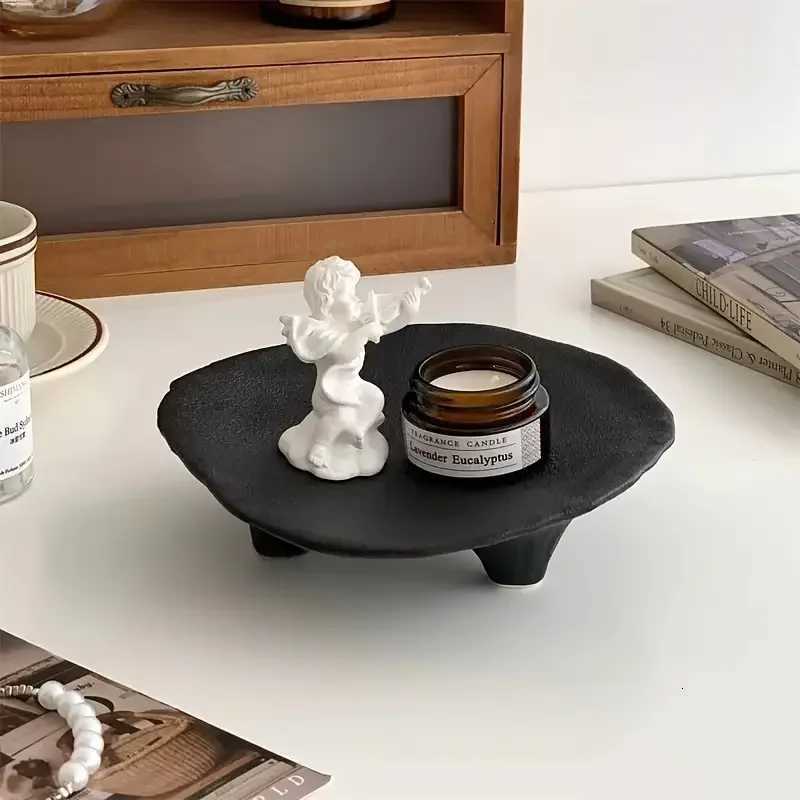 Creative Ceramic Jewelry Tray with Unique Three Legged Artistic Design Multifunctional Oval Desktop Accessory Tray Y251129