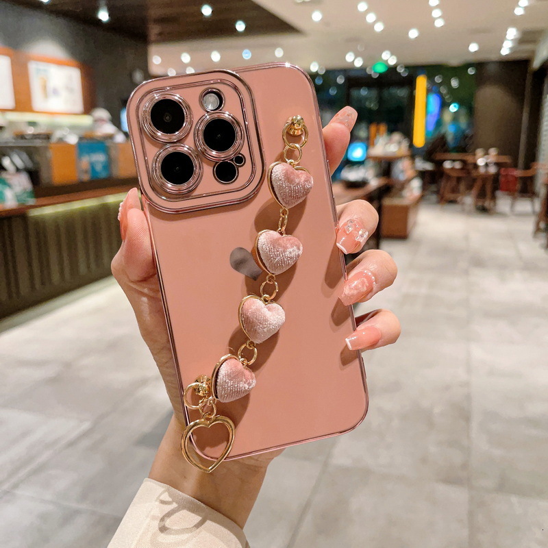 Heart Phone Case iPhone 17 Pro Max Heart Bracelet Electroplated Protective Case Compatible with Apple 16 Pro