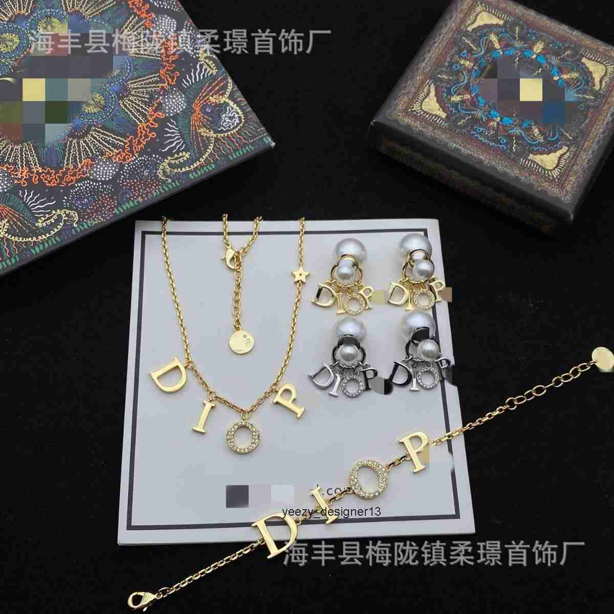 cocochanel channeljewelry bracelet necklace designer luxury jewelry for men women gold silver woman dijia light simple highend design letter chanels channel SONC