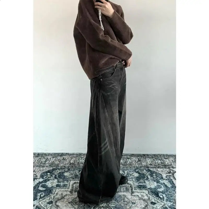 Spring and summer fashionable straight leg wash jeans suitable for American couples personalized loose retro casual pants 250423