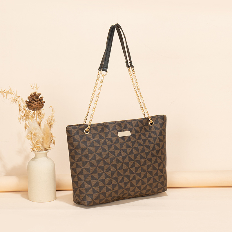 Fashionable Female Designer Handbags Featuring Bold Flowers Perfect for Travel & Everyday Use Tote bag Messenger Bag designer bag