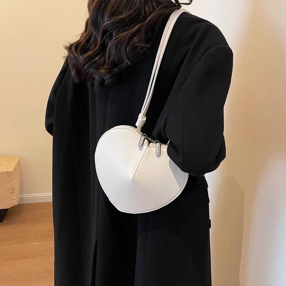 Peach Heart Shape Crossbody Bag PU Leather Shoulder Bag Womens Stray Handbag Luxury Retro Red Womens Wallet HandbagW250429