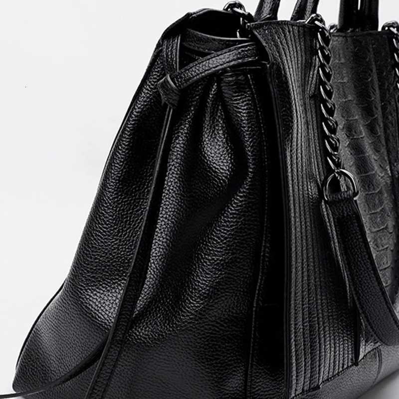 Large capacity Western style womens bag is a lightweight and luxurious backpack suitable for work business and travel bags K251128