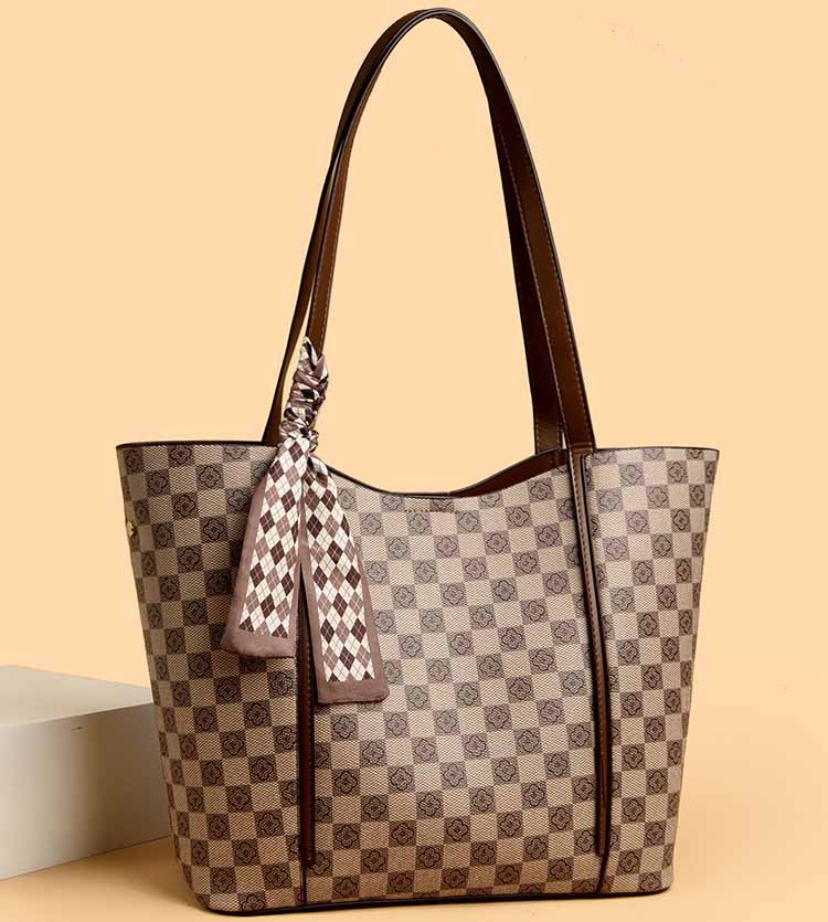 Free shipping Designer bag Plaid tote bag women bag shoulder bag crossbody bag versatile large capacity handbag Organized