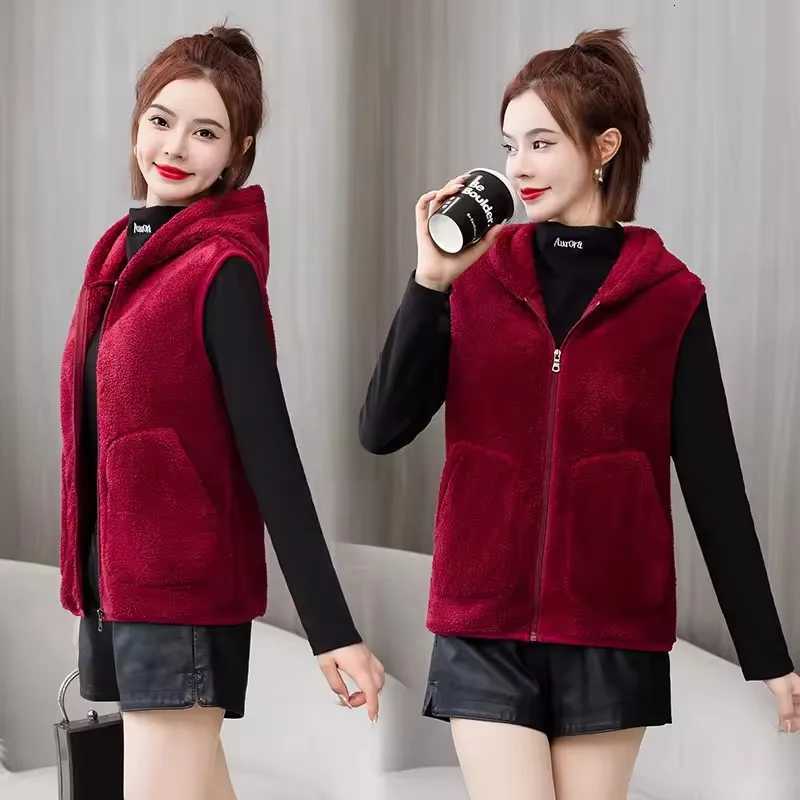 Korean Hooded Fleece Vest Jacket 2025 New Autumn Winter Women Sleeveless Jacket Lady Casual Warm Soft Waistcoat FemaleT251129