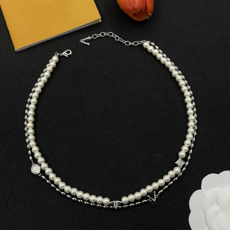 Necklaces bracelets designer pendant necklace for women men 18K gold plated heart charm necklace letters pearl chain bracelets luxury jewelry lover gifts