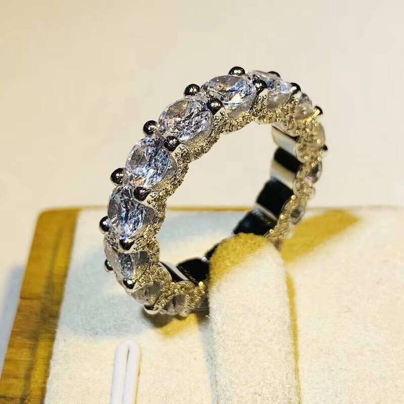 Round 5A Cubic Zirconia Iced Out Bling Halo Design Full CZ Eternity Band Ring HipHop Style Brass for Wedding and Party
