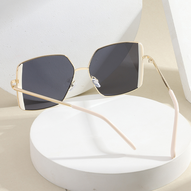 4 pairs of unisex new fashionable large frame sunglasses, leading the trend of fashion