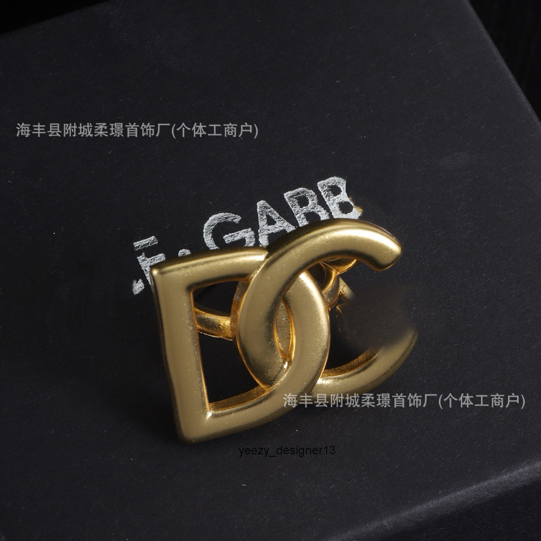 designer earrings jewelry for women men luxury 2025 new high version elegant ring english letter full diamond palace style ring dolce and gabanna gabbanas dg m6g YC2X