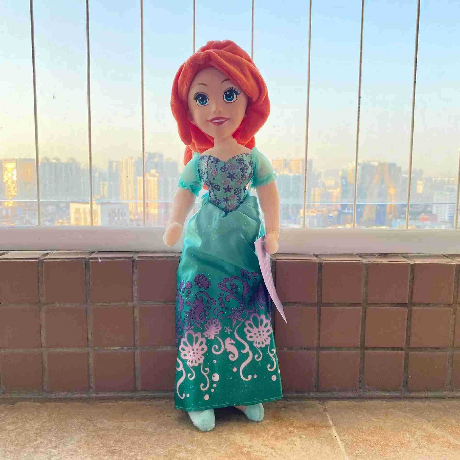 Disney 20cm Disney Princess Series Plush Toy Snow White Cinderella Doll Birthday Party Room Decoration Doll Gift W250429