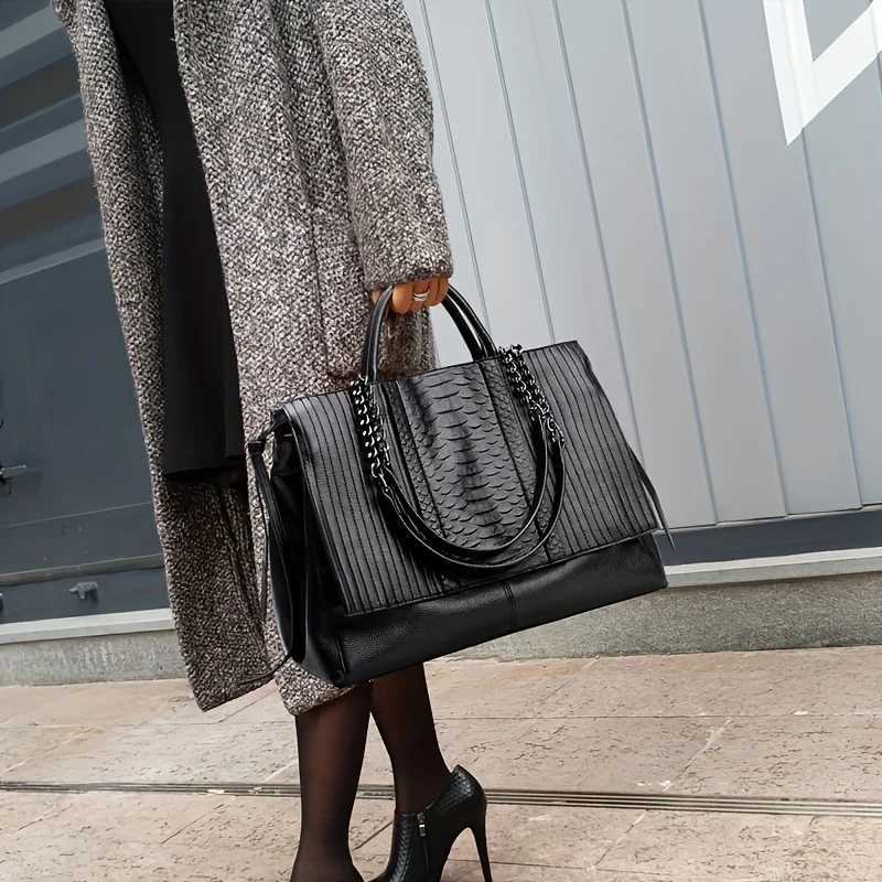 Large-capacity Western womens bags light-luxury shoulder bags work and business bags and travel bags K251128