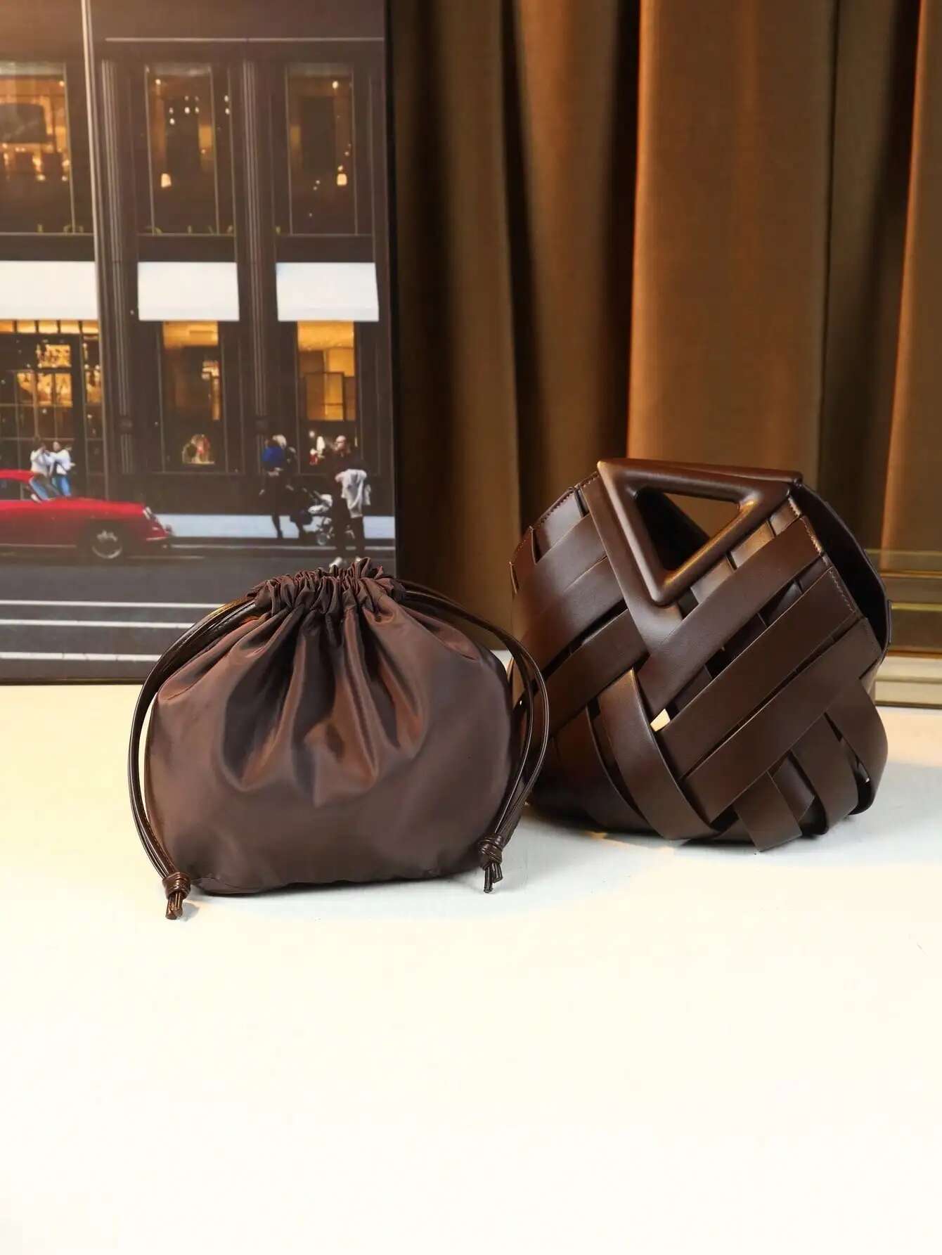 Woven Design Women Handbag Tote Basket High-End Niche Inverted Triangle Shaped Fashion Commuter Bag