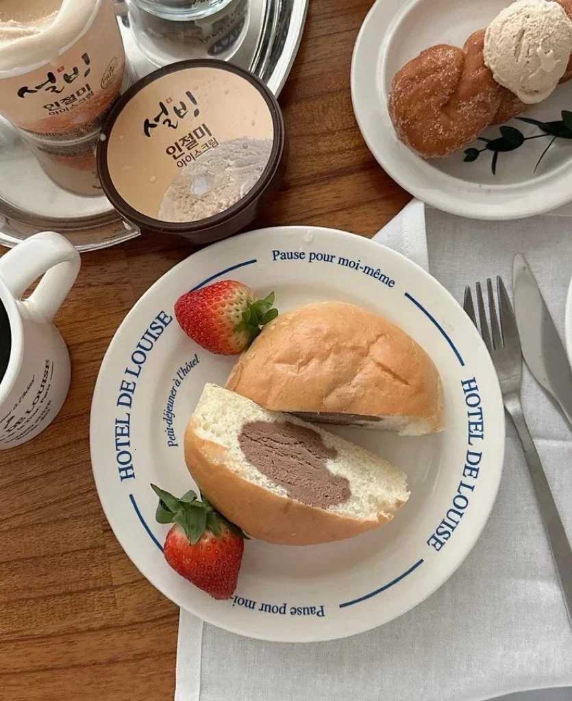 Luxury Blue English Letters Line Breakfast Salad Bread Flat Plate Desserts Cake Steak Western Cuisine Italian Pasta Ceramics Tableware Y251129