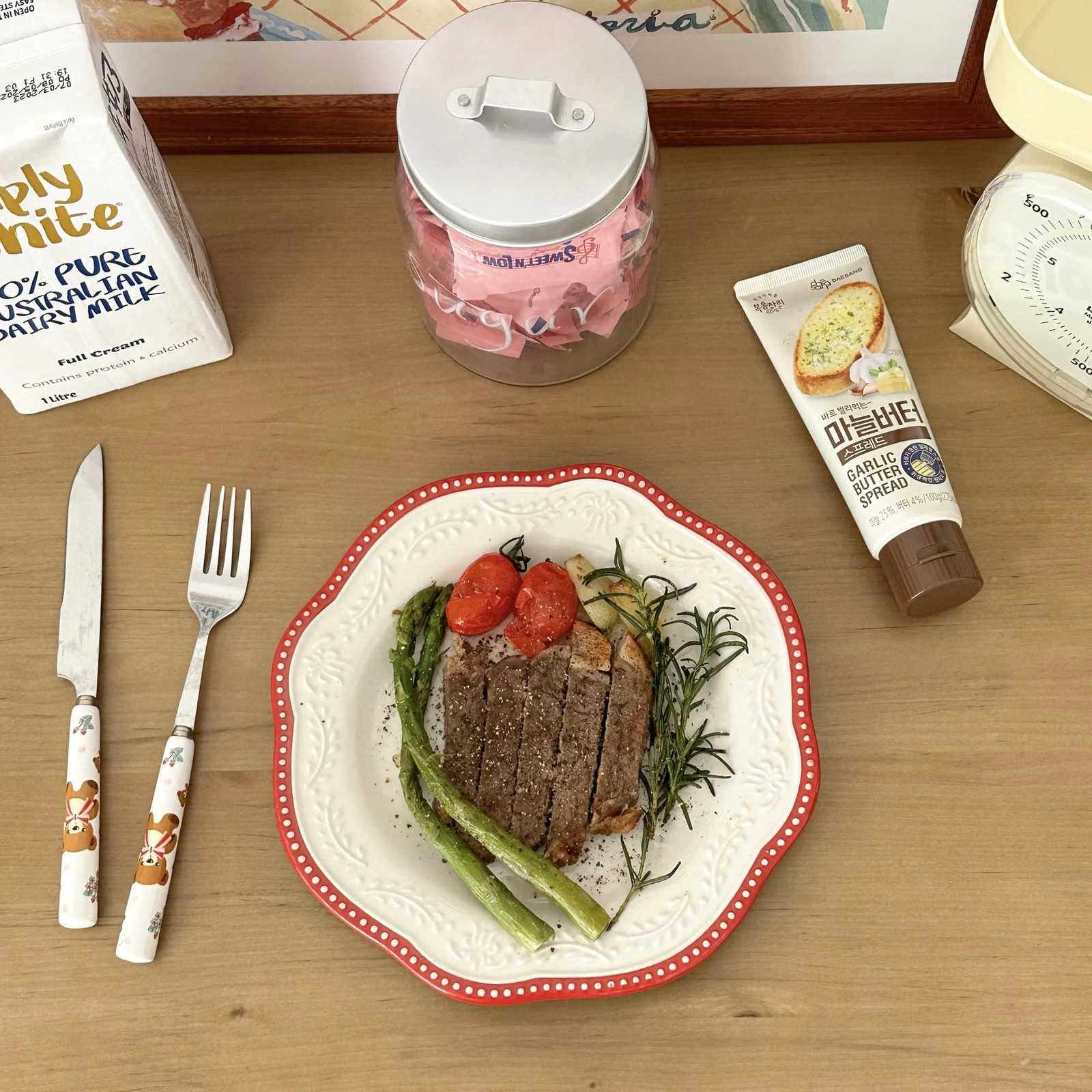 Luxury Korean Style Vintage Lace Breakfast Ceramic Plate Daily Dessert Cake Embossed Salad Plates Household High Quality Pasta Plates Y251129