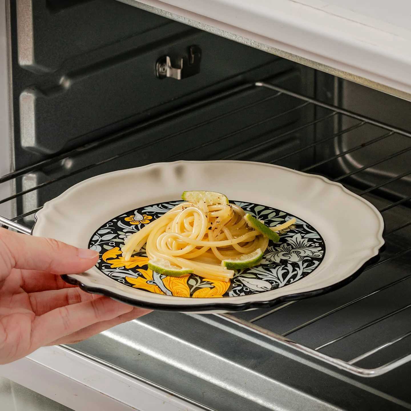 Luxury French Style Vintage Ceramic Plates Household 8 Inch High Temperature Applique Aesthetic Dinner Dish High End Kitchen Tableware Y251129