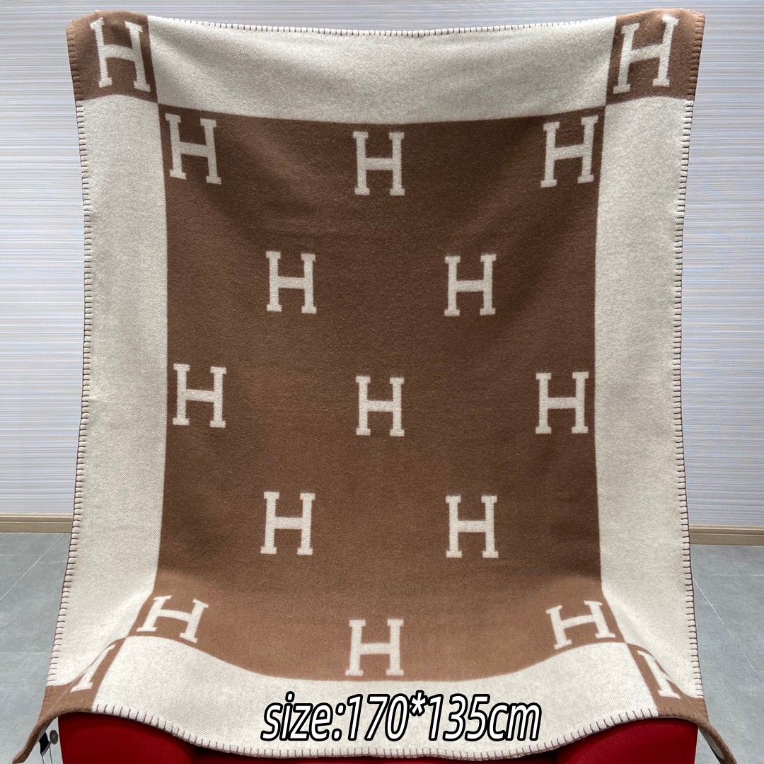 Brown Cream letter Pattern Knit Throw Blanket - Luxury Soft Sofa Couch Blanket for Home Decor