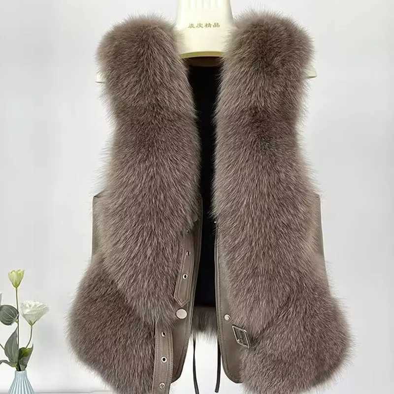 Women Loose Sleeveless Waistcoats Faux Fur Plush Vests Female Autumn Winter Fashion Outwears Lady PU Leather Fur Vest New 2025T251129