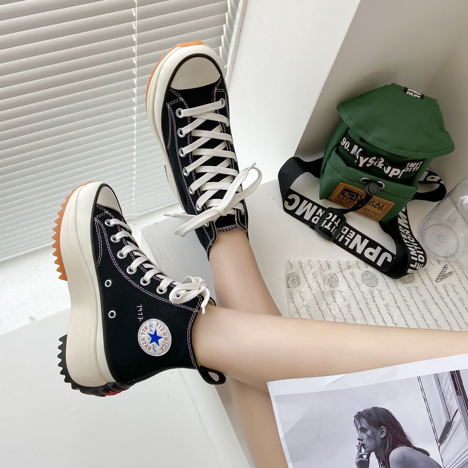 canvas shoes designer Women's Big Size 2025 New Korean Style Breathable High Top Canvas Shoes with Thick Sole Heel Increasing White Versatile Fas