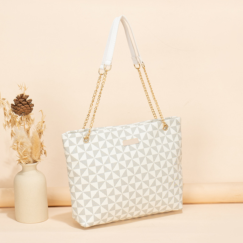 Fashionable Female Designer Handbags Featuring Bold Flowers Perfect for Travel & Everyday Use Tote bag Messenger Bag designer bag