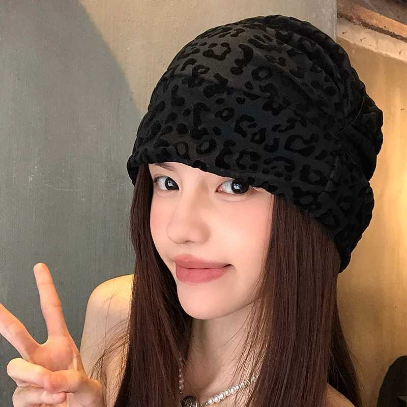 American Leopard Print Pullover Short Brim Stacking Hat Womens Spring and Summer Personality Big Head Thin Skull Beanie CapXJ251129