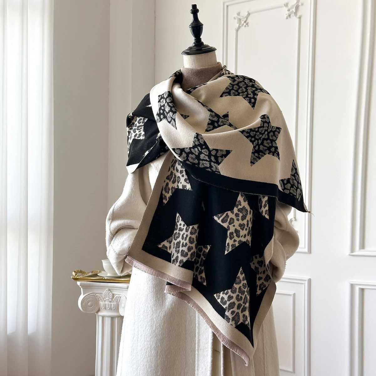 New Luxury Autumn and Winter Cashmere Star Print Scarf Women Warm Poncho Scarves Fashion Shawl Thick Foulard BufandaJ251129