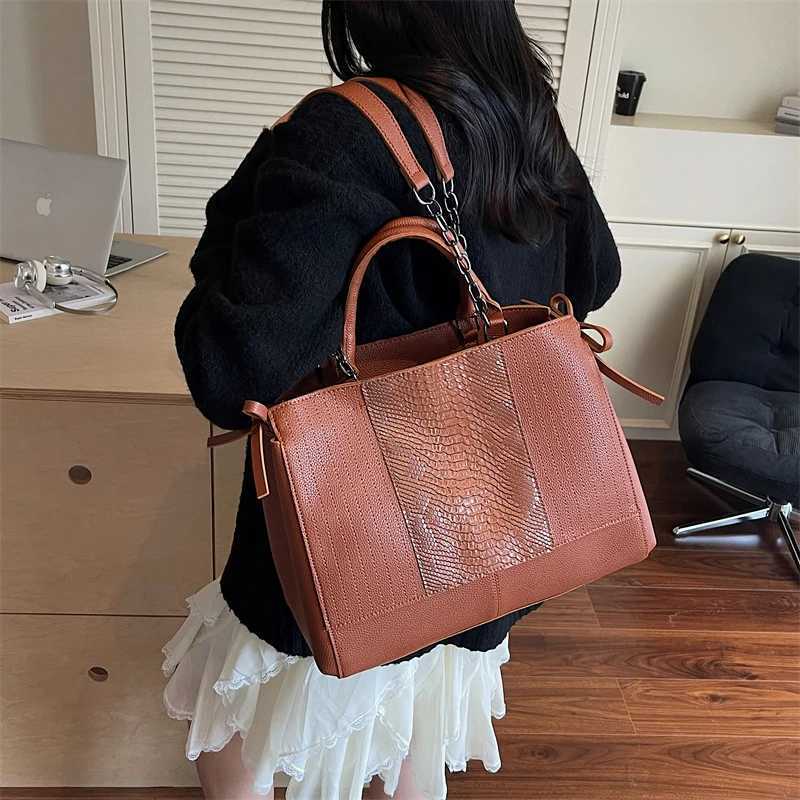 Black Alligator Tote Bag For Women Luxury Crocodile Pattern Shoulder Bag Brown Sac A Main High Capacity Business Commute Handbag K251128