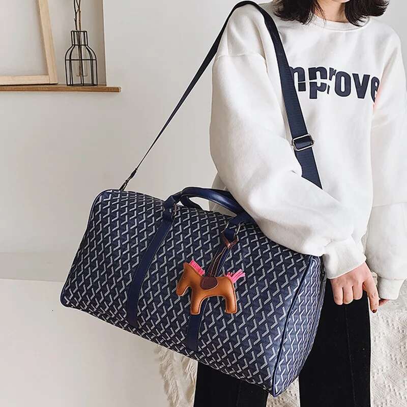 new fashion womens travel large capacity classic lage trend brand mens sports fiess bag designer handbag