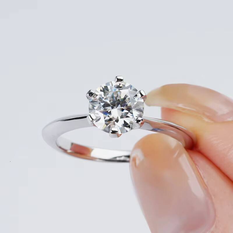 Custom 05CT 1CT 2CT 3CT Vvs D 925 Sterling Silver Solitaire Moissanite Wedding Engagement Ring for Women with Gra Certificate