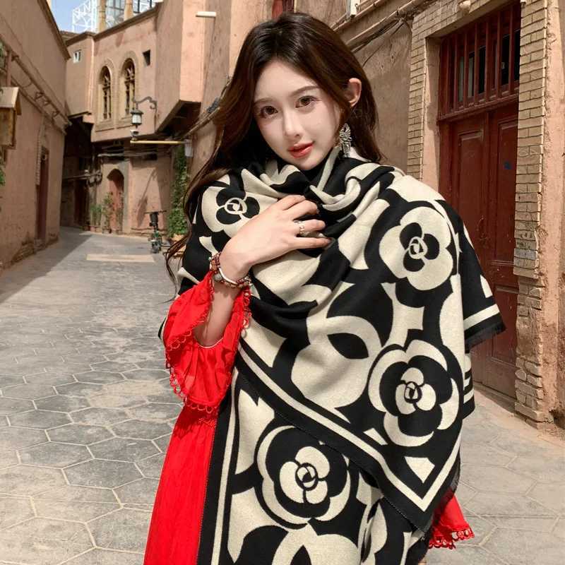 Flower Print Designer Winter Fashion Women Scarf Cashmere Thicken Warm Shawl Scarves Poncho Wrap Ladies Fashion LuxuryJ251129