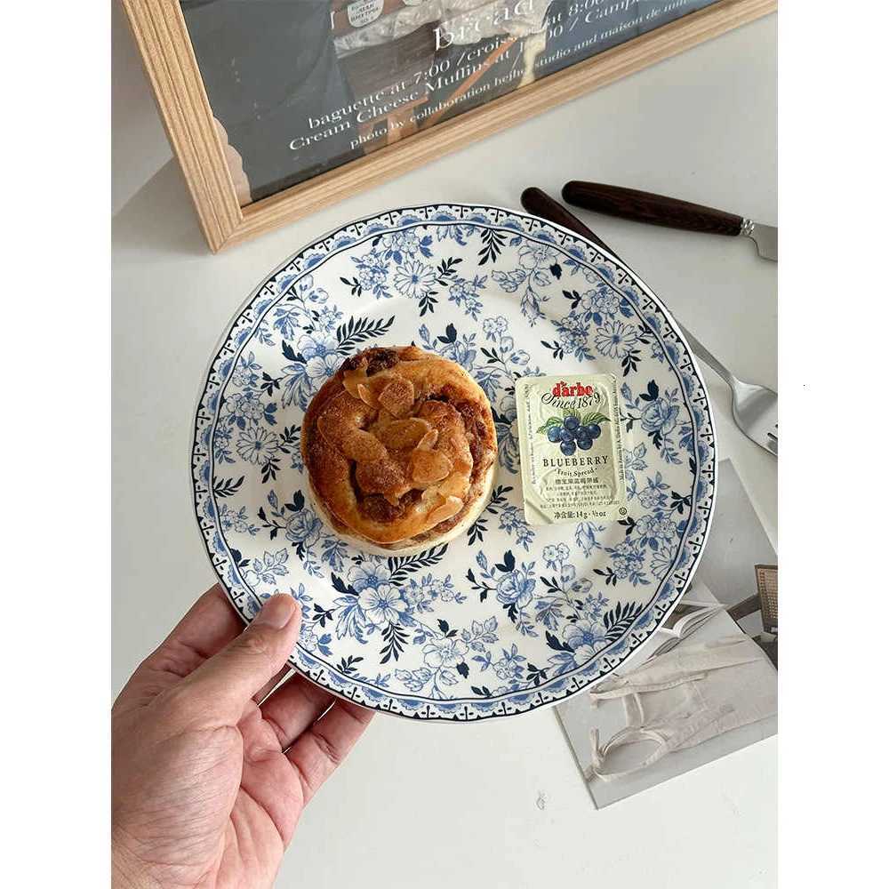 Luxury Porcelain Plate European Style Vintage Floral Round Flat Tableware Afternoon Tea Dessert Cake Sausage Fried-Egg Breakfast Plates Y251129