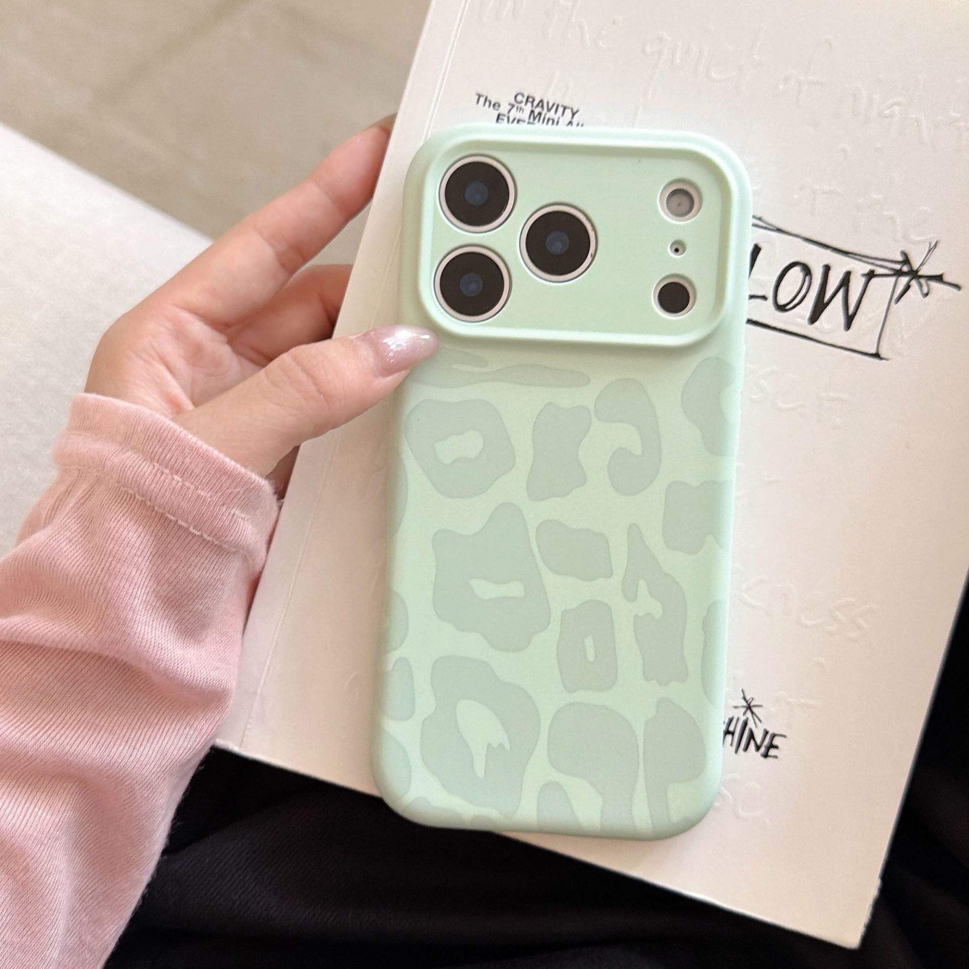 Leopard Print Phone Case iPhone 17 Pro Max Compatible with Apple 16 Pro Silicone Simple Skin Feel 15/14 Soft