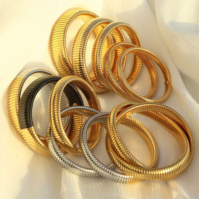 Elegant Fusion of Tradition Meets Contemporary Elegance Adjustable Elastic Metallic Bangle Featuring Unique Patterned Accents