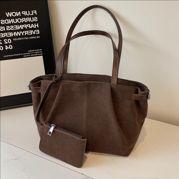 Fashion Classic Niche Wave Internet Celebrity Chain Shoulder Cross Body Bag Paradigm Small Square Bag 240828