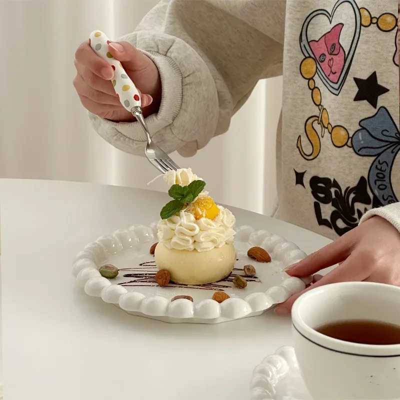 Luxury White/w Beads Ceramic Plate Round Tableware Main Dish Western Food Decorative Plate Kitchen Utensils Cake Decorative Tray Y251129