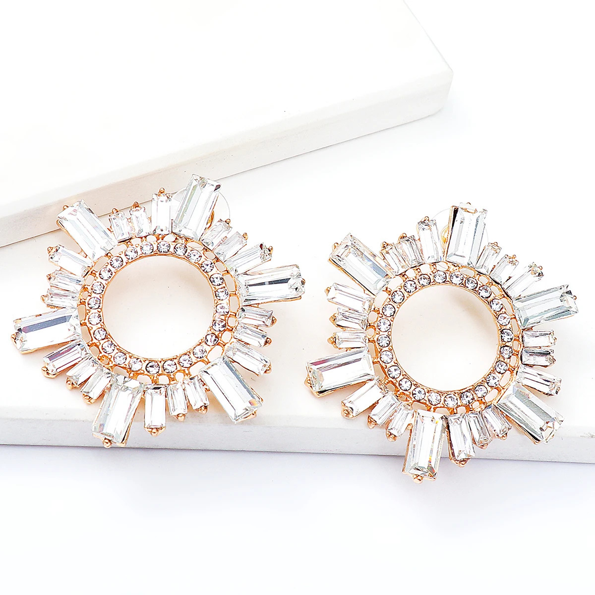 Trend Rhinestone Floral Drop Earrings for Women Dinner Wedding Accessories Fashion Statement Jewelry 251128