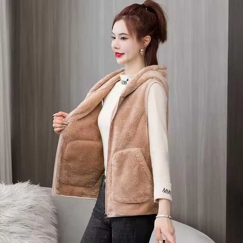 Korean Hooded Fleece Vest Jacket 2025 New Autumn Winter Women Sleeveless Jacket Lady Casual Warm Soft Waistcoat FemaleT251129