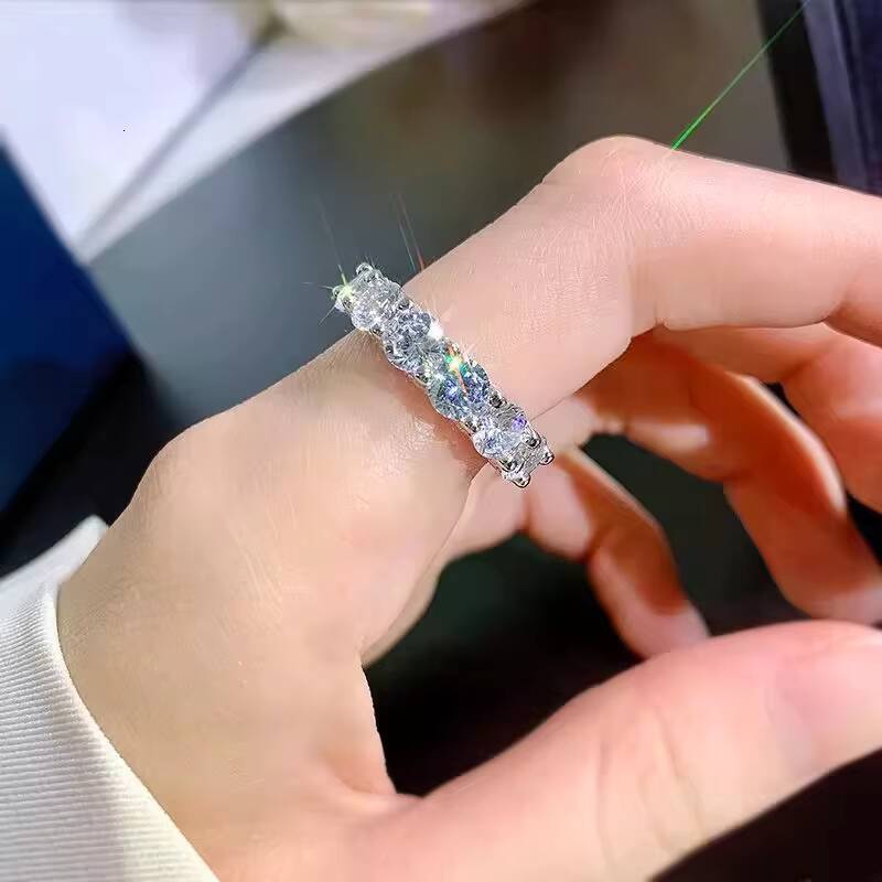 Vintage Simple Womens Ring Light Luxury Full Zircon Diamond Rings Row Design Niche Fashion Rings Gemstone Zircon