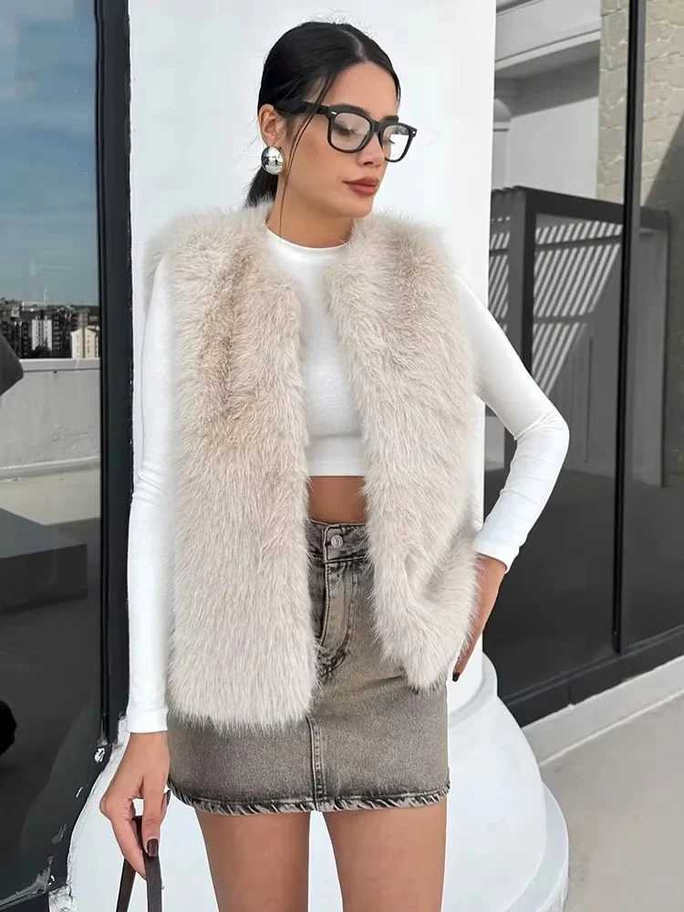 2025 Faux Fur Vests For Women New Fashion Fluffy Sleeveless Jackets Female Vest Loose Winter Warm Streetwear Waiscoat TopsT251129