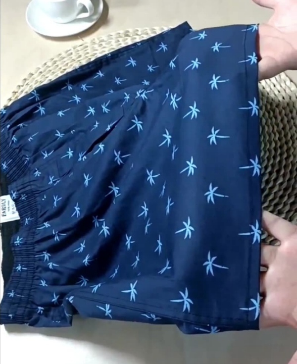 Men's Shorts 2025 New Men's Home Pants with Woven Printed Fashionable Arrow Pants Loose Breathable Large Four Corner Underwear Cross border